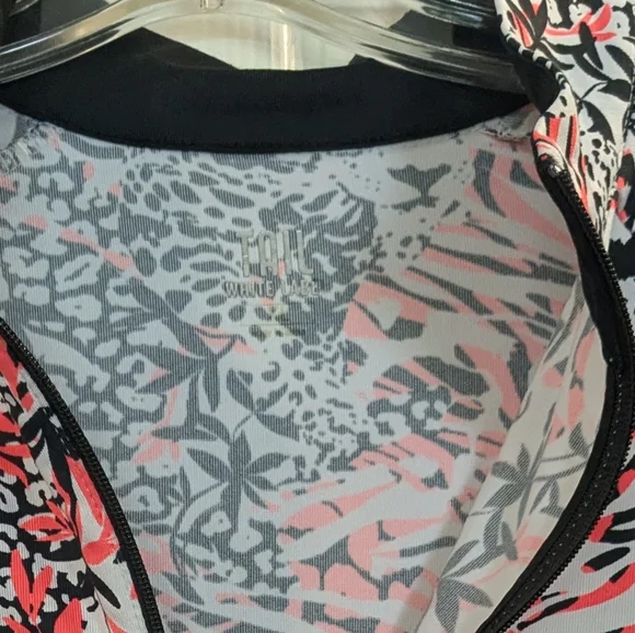 Colorful Animal Print Long Sleeve Athletic Top - Picture 6 of 11